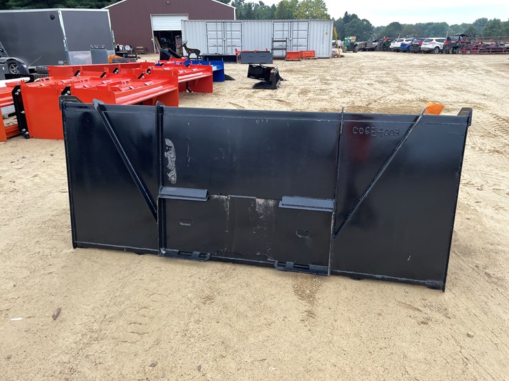 #2011-•-new-kc-oversized-qt-light-material-skid-steer-bucket-image-5