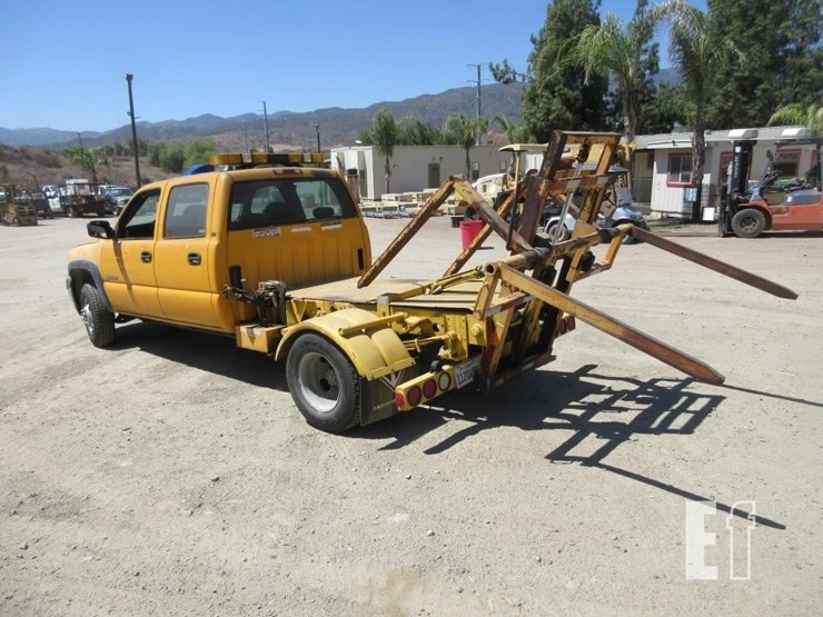 2001-gmc-3500-image-2