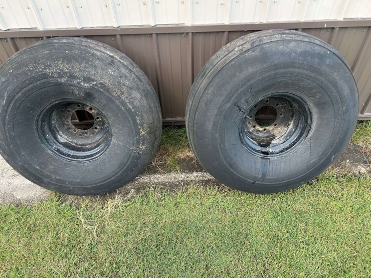 (4)-tires,-19lx16.1-on-8-bolt-rims-image-4