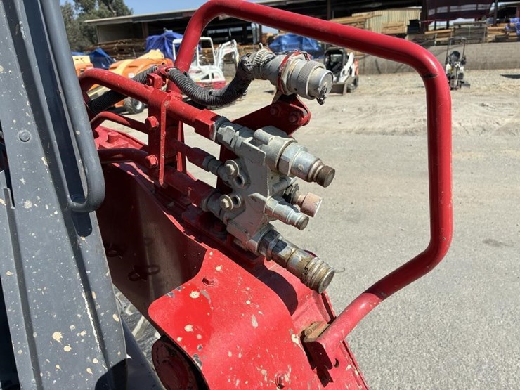 2016-takeuchi-tl12v2-image-7