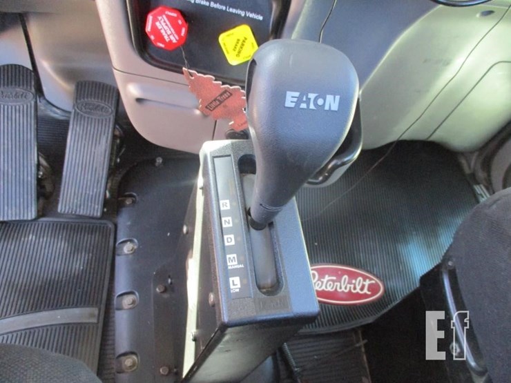 2014-peterbilt-367-image-14