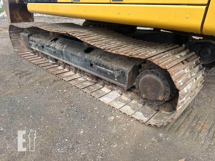2019-caterpillar-320-image-15