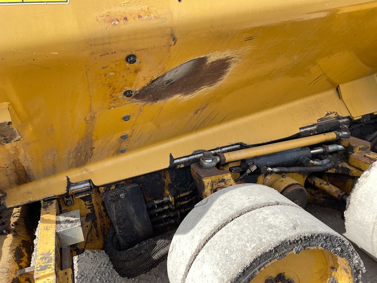 #8612-•-2019-cat-ap100f-asphalt-paver-(aps)-image-11