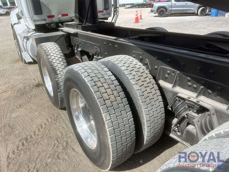 2018-kenworth-t680-image-6