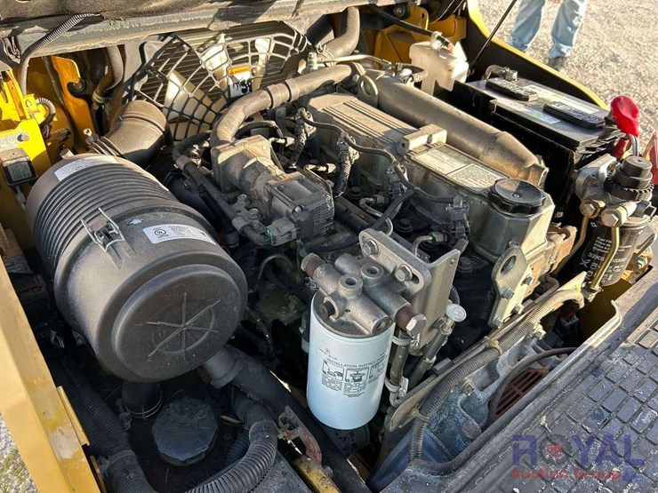 2019-caterpillar-dp35n-7,000lb-diesel-forklift-image-6