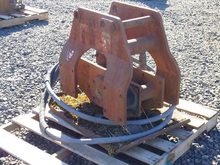 hydraulic-excavator-plate-compactor-image-4