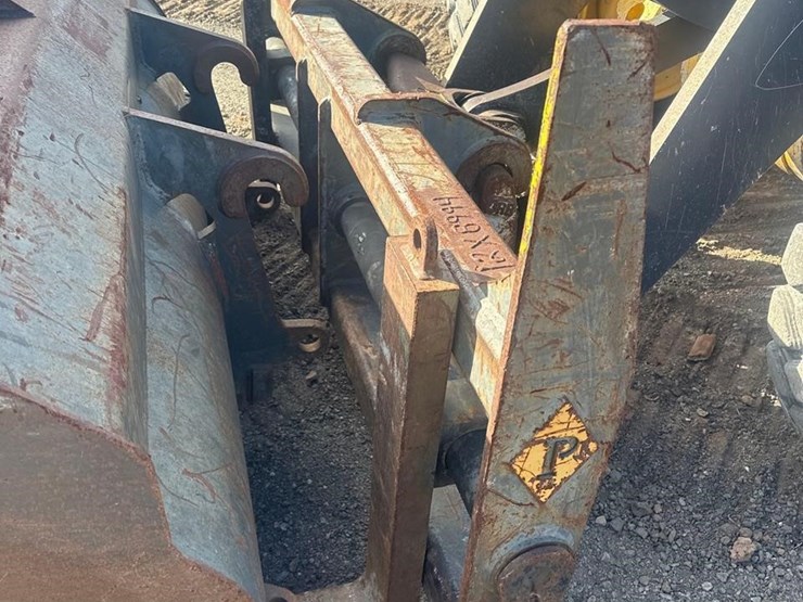 2017-deere-624kii-image-12