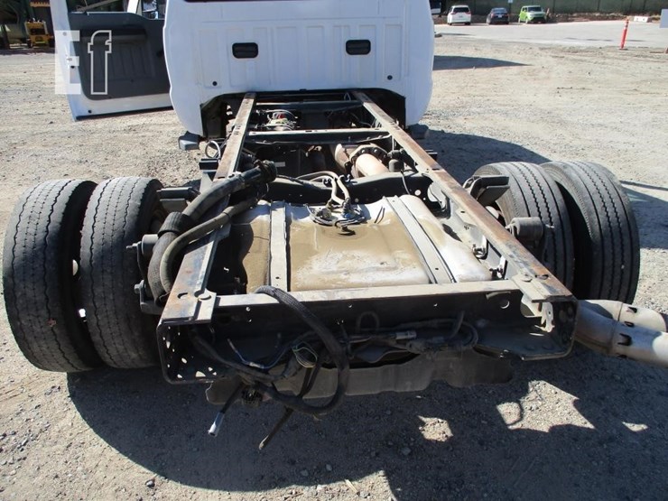 2015-ford-f550-image-13