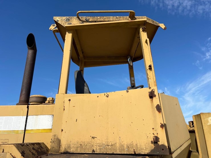 1993-deere-444e-image-24