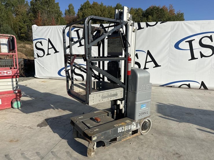 2014-jlg-20mvl-image-1
