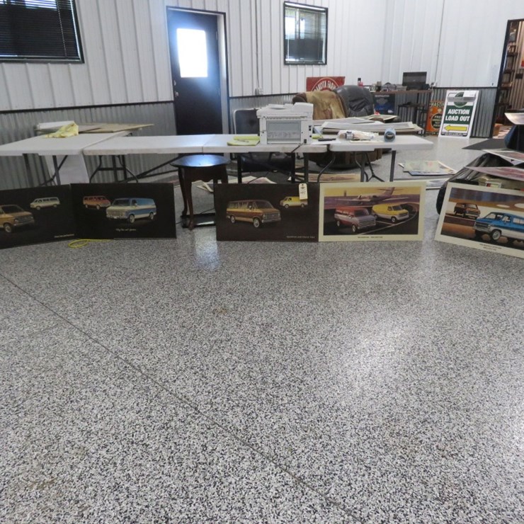 1983-4 Chevrolet Van Litho Dealership Picture Displays