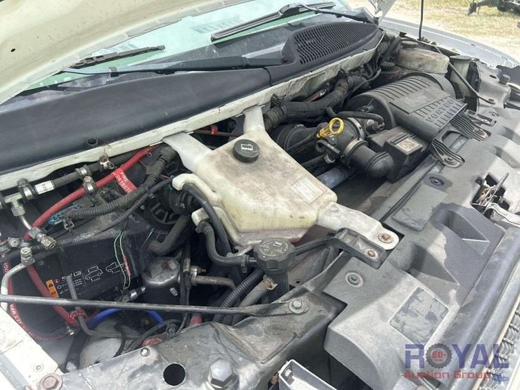 2015-chevrolet-express-4500-image-15