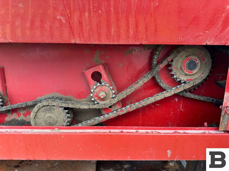 2008-new-holland-580-image-21