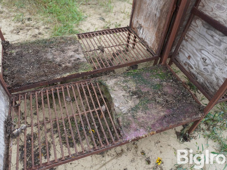 raised-calf-crates-image-13