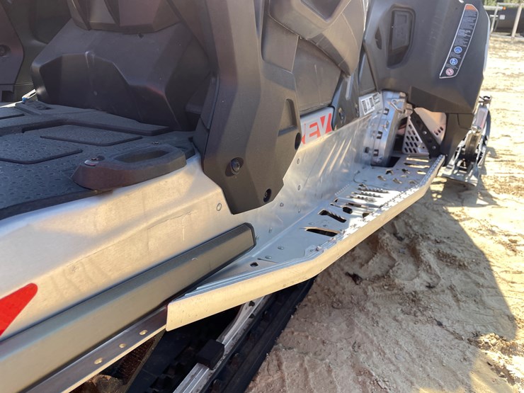 #1896-•-2020-ski-doo-grand-touring-600-snowmobile-(sells-with-bill-of-sale-only)-image-25