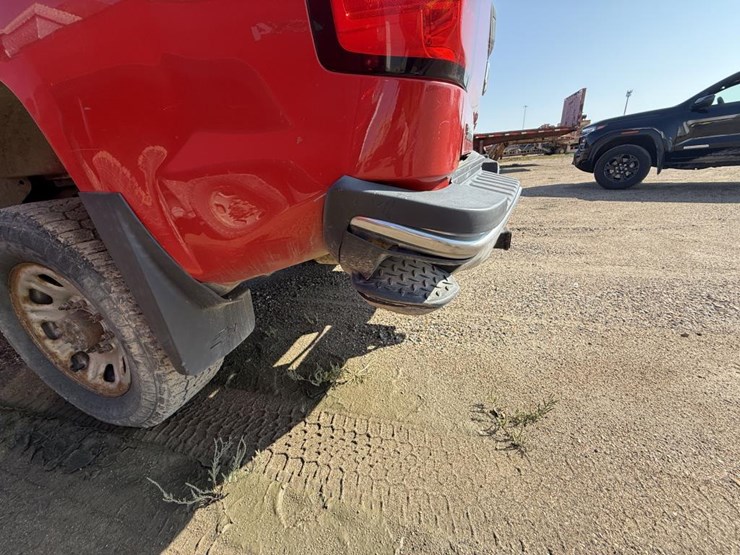 #2114-•-2015-chevrolet-silverado-2500hd-4x4-pickup-truck-image-14