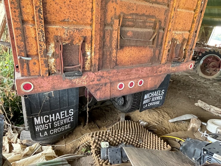 #4485-•-1981-international-cof-9670-grain-truck-(no-title)-image-23