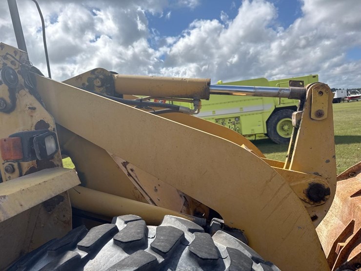 caterpillar-914g-image-12