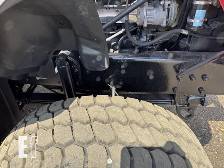mack-granite-cv713-image-44