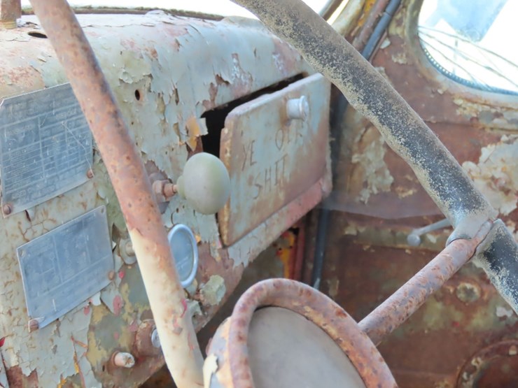 1942-dodge-power-wagon-image-9