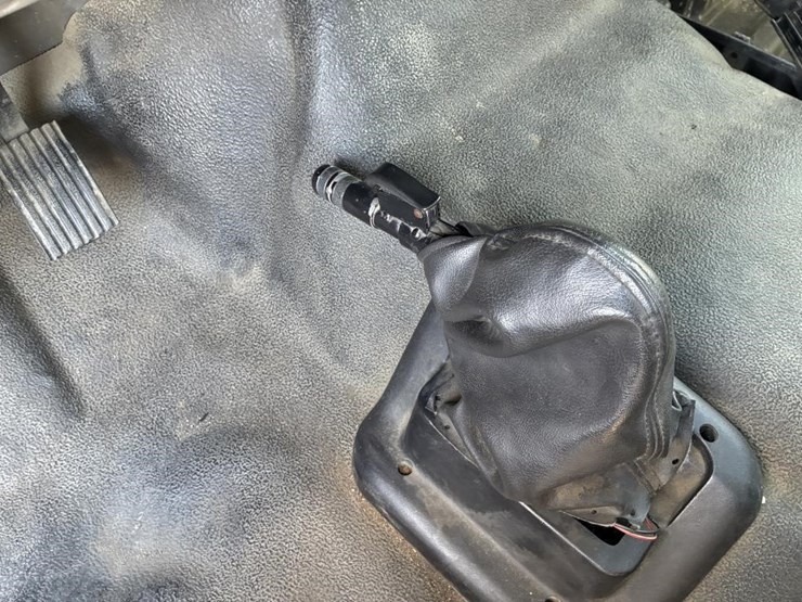 2010-ford-f650-image-13