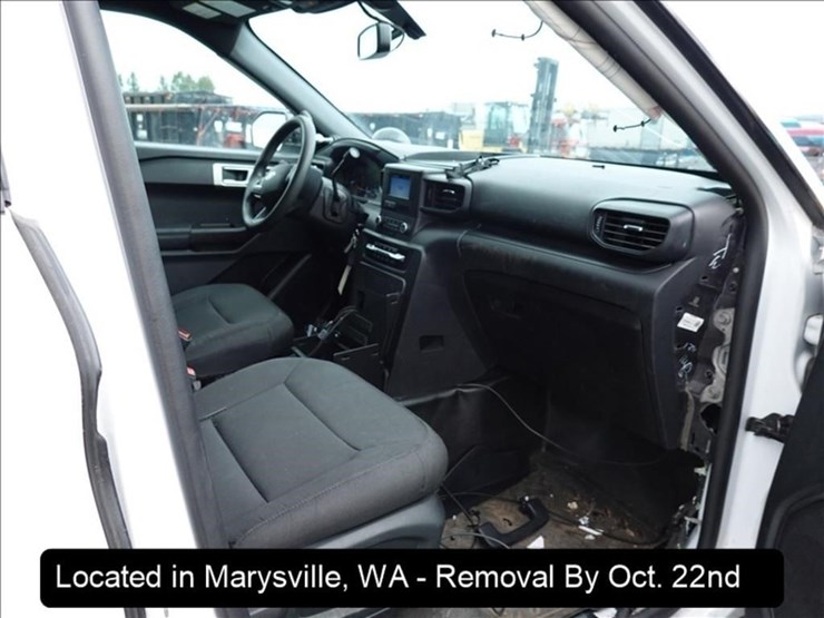 2020-ford-explorer-image-2