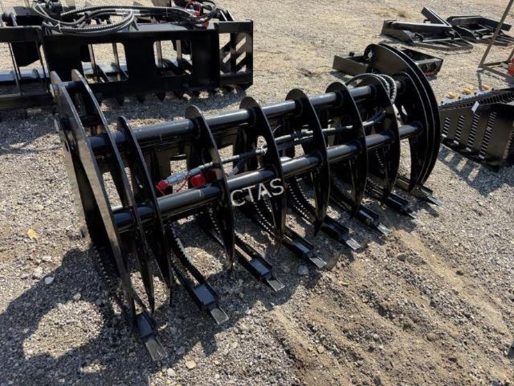 #124-•-skid-steer-curved-grapple---72"-image-1