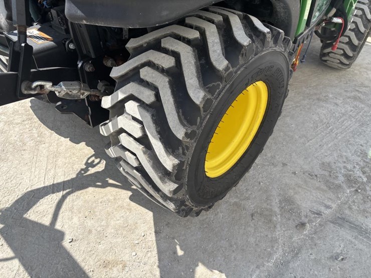 john-deere-1025-image-32