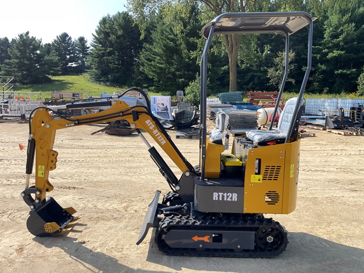#209-•-new-rt12r-mini-excavator-image-2