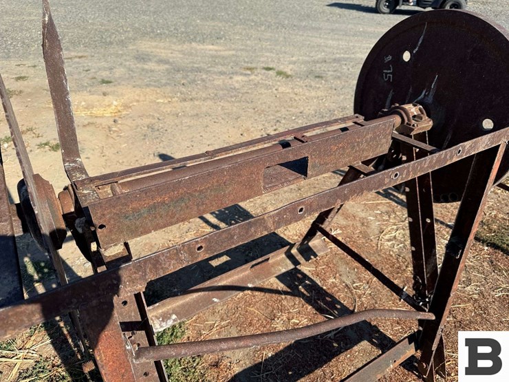 vintage-wood-saw-image-9