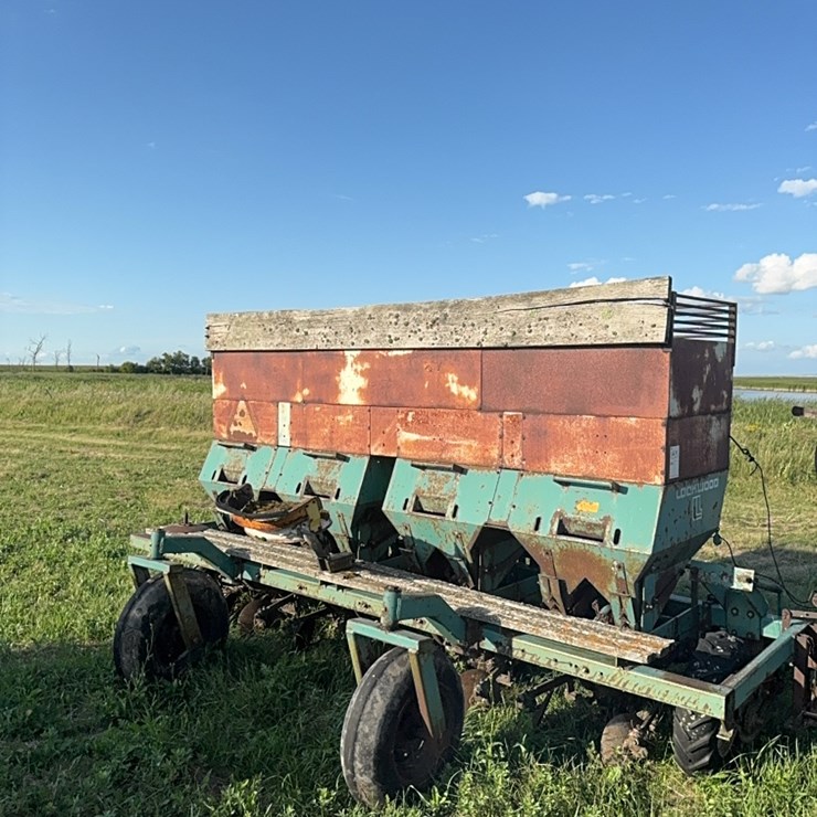 4 row Lockwood potato planter