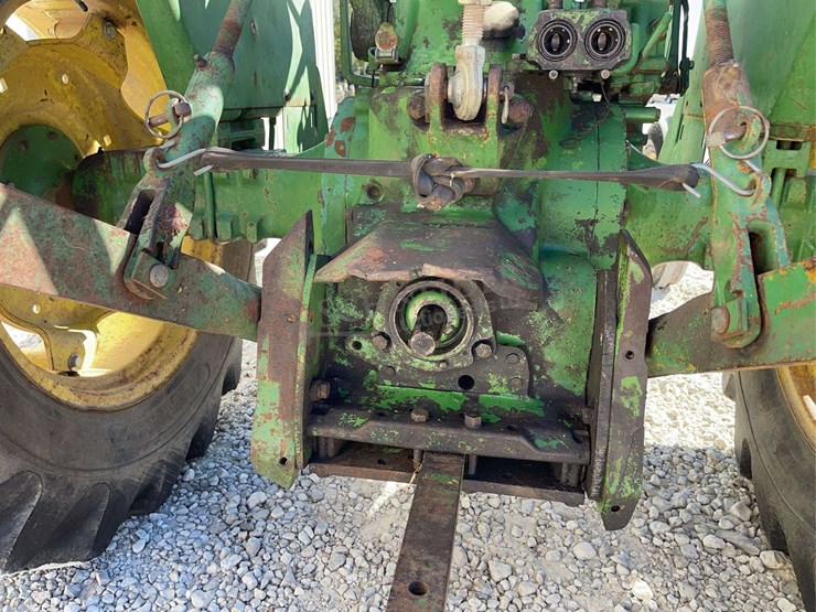 john-deere-2240-image-19