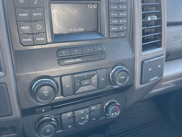 2017-ford-f350-xl-image-23