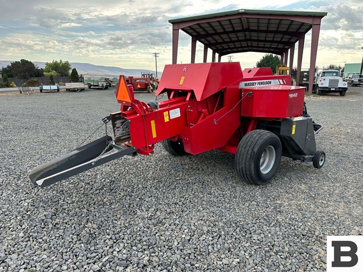 2016-massey-ferguson-1842-image-5