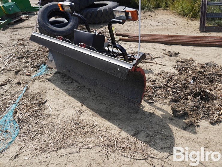 hiniker-7'-snow-plow-w/poly-moldboard-image-1