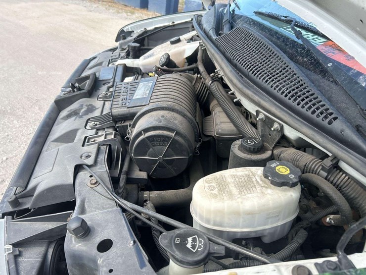 2019-chevrolet-express-2500-cargo-van-image-8
