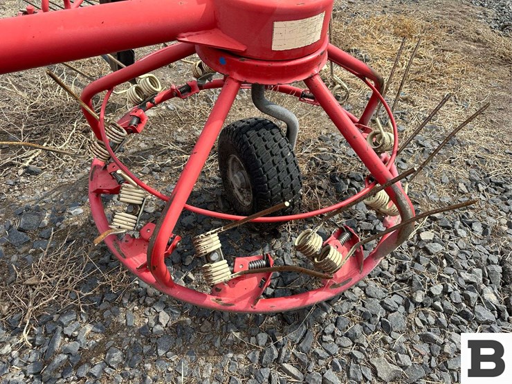 be-tr300-hay-tedder-image-11