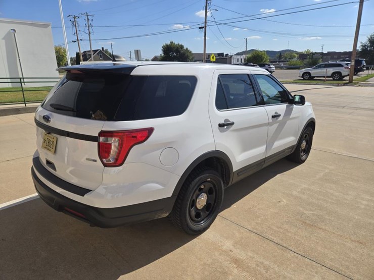#1825-•-2019-ford-police-interceptor-suv-image-5