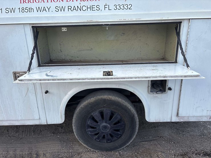 2005-ford-e250-image-18