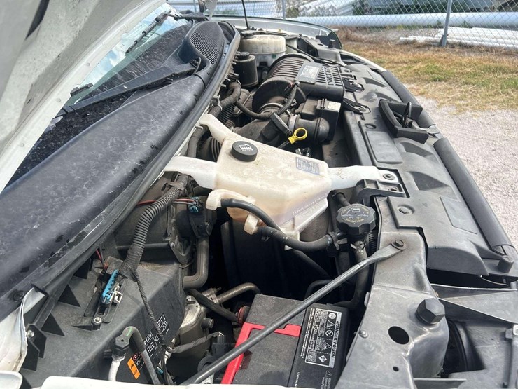 2019-chevrolet-express-2500-cargo-van-image-7