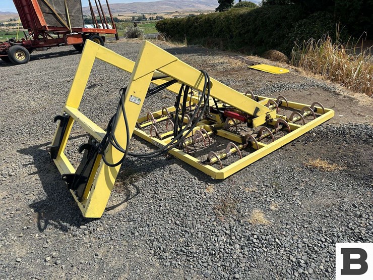 the-bale-handler-tbh10ar-grapple-image-1