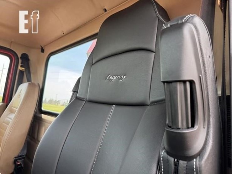 mack-granite-cv713-image-55