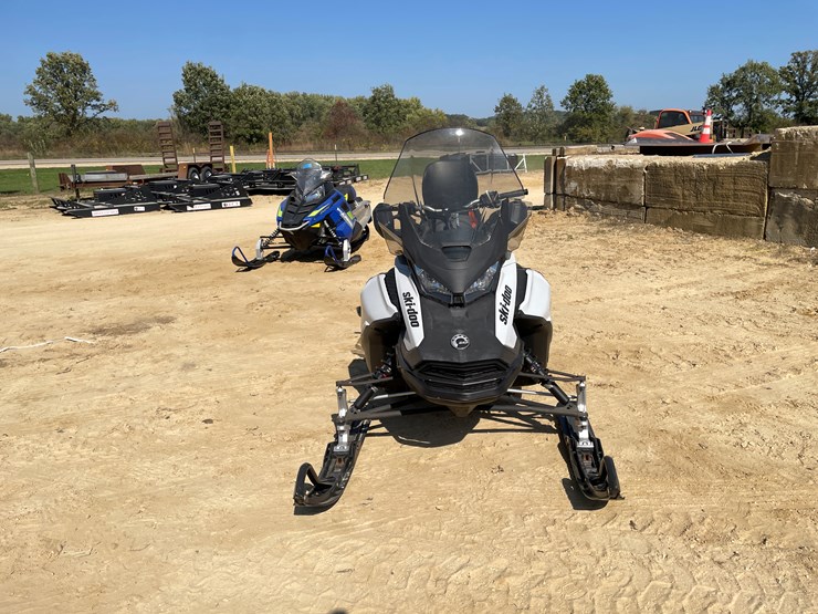 #1896-•-2020-ski-doo-grand-touring-600-snowmobile-(sells-with-bill-of-sale-only)-image-2