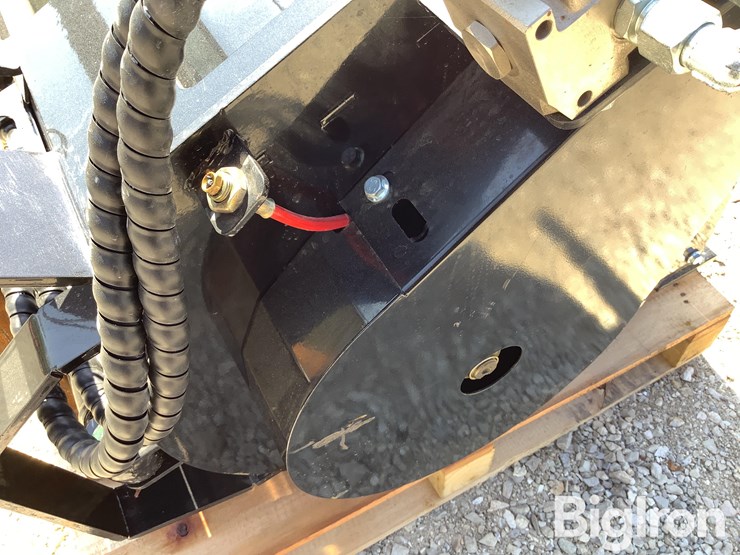 2025-giyi-mb27-skid-steer-mixing-bucket-attachment-image-18