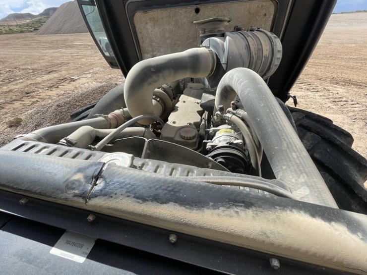 2014-volvo-sd160-vibratory-roller-image-31