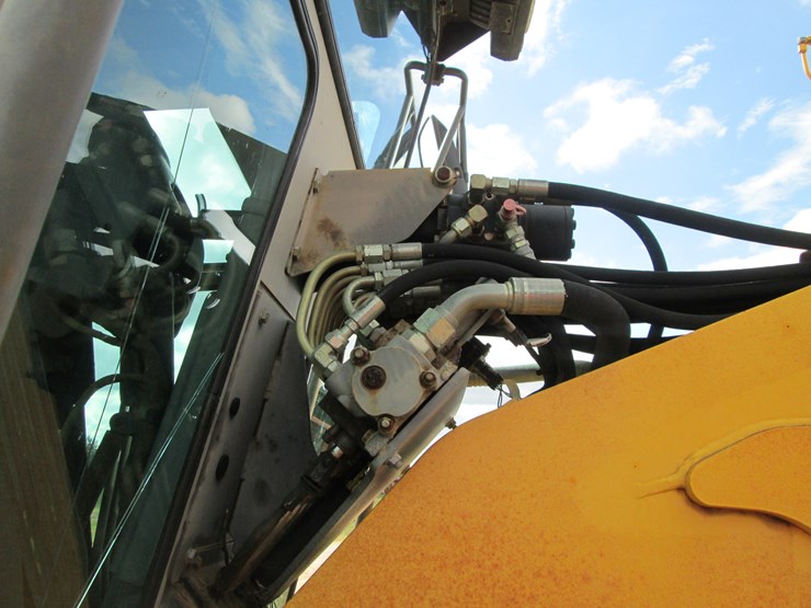 volvo-g720b-image-28