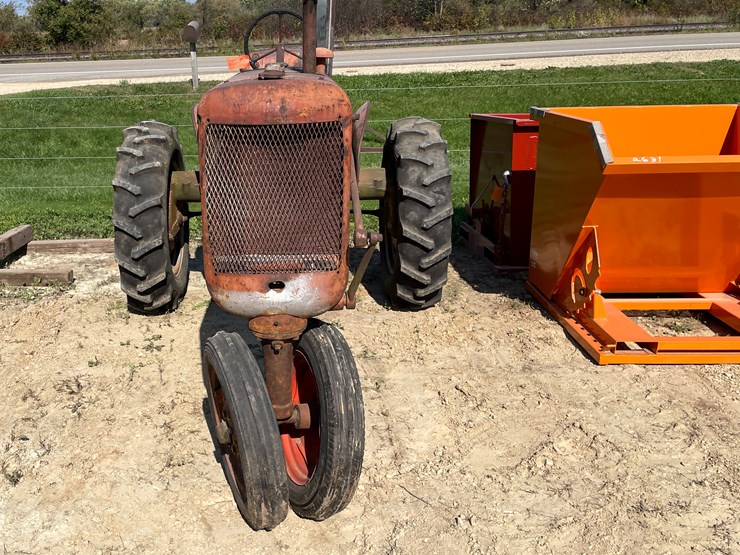 #1889-•-1957-allis-chalmers-c-tractor-image-2