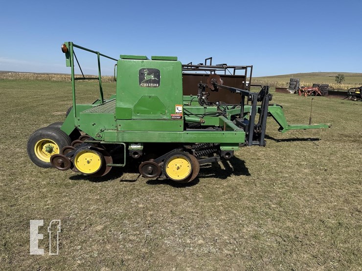 john-deere-750-image-11