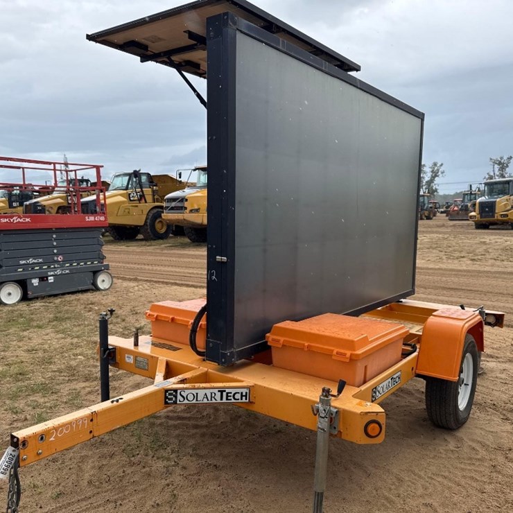 2018 SOLAR TECH SILENT MESSAGE / LIGHT BOARD