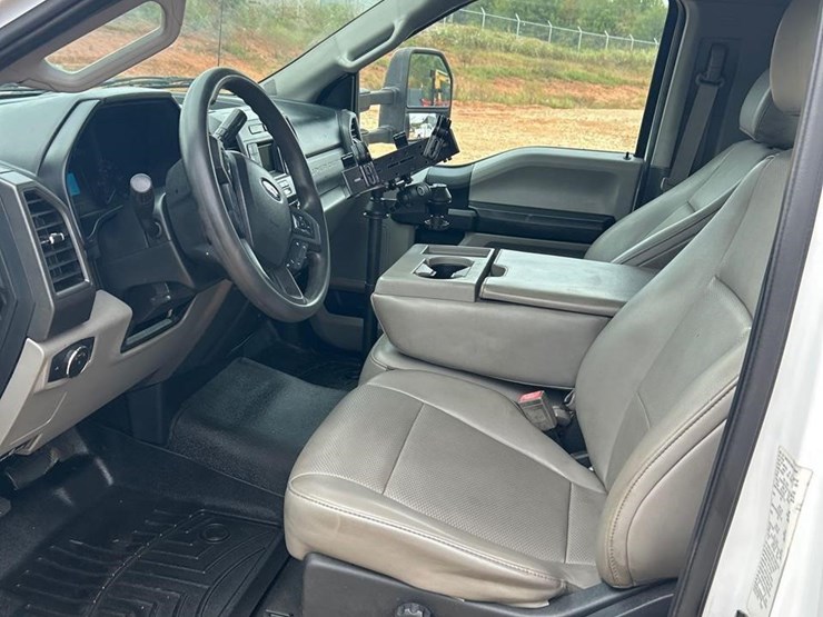 2019-ford-f350-sd-xl-image-25